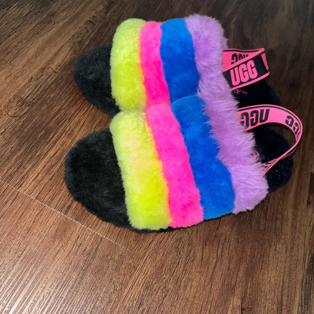 Uggs slides